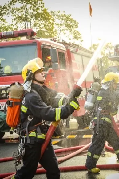 Veículo especial de combate a incêndios